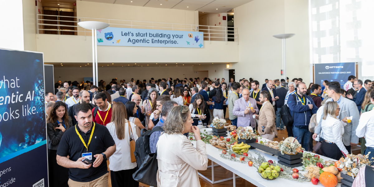 Zona de networking do Agentforce World Tour Lisboa